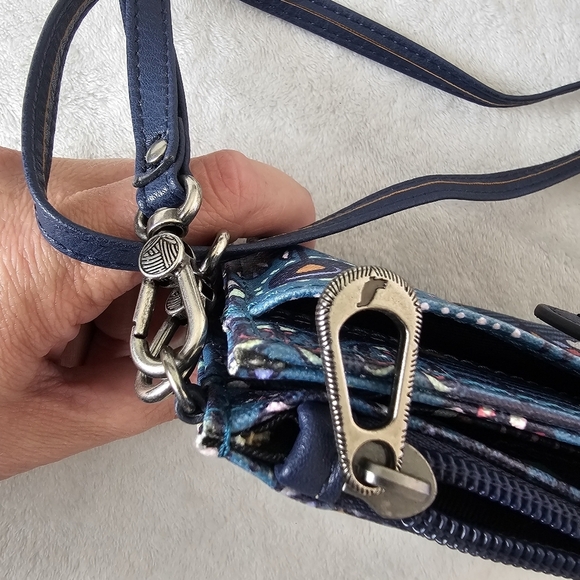 Sakroots Peacock Blue Floral Canvas Coated Smartphone Wallet Crossbody Bag - Picture 10 of 15